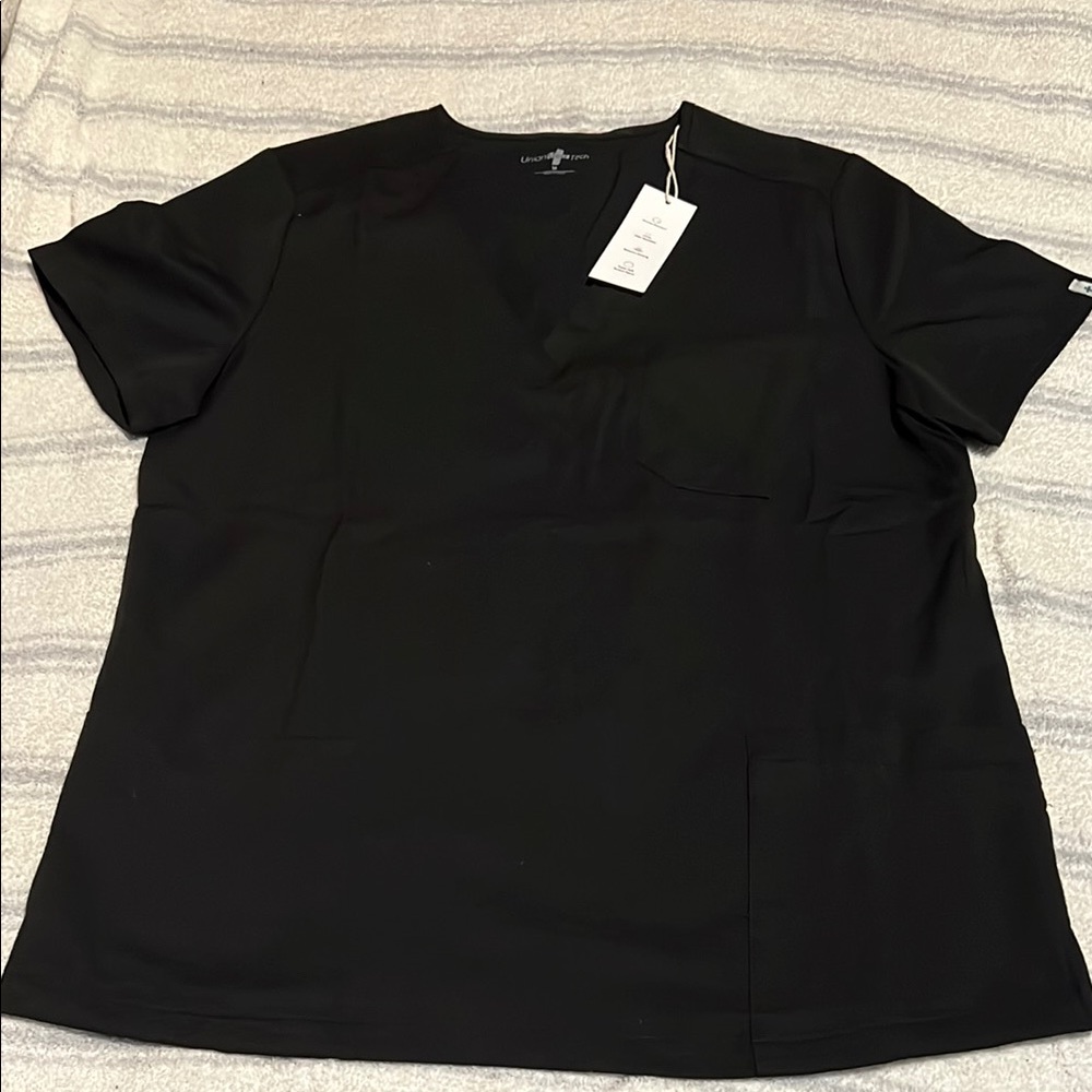 NWT! UnionMedTech 3 pocket v-neck scrub top size Medium